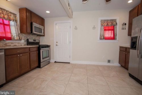 356 Tindall Ave, Trenton, NJ 08610-5337