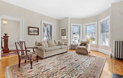 42 Maple St, Newton MA 02458-1712 exterior