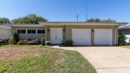 1409 Marine Dr, Galveston, TX 77550-3125