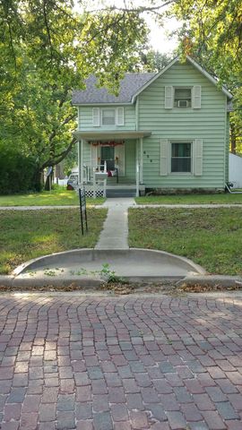 626 Cherry St, Ottawa, KS 66067-1614