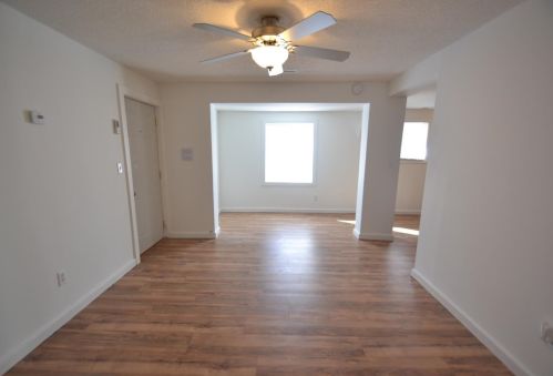 361 Locust St, Valpo IN  46383-5887 exterior