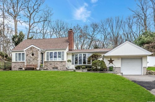 138 Pidgeon Hill Rd, Huntington Station, NY 11746-4510