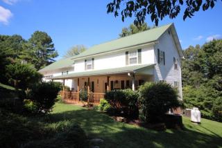 1521 Boone Dr, Cookeville, TN 38506-7457