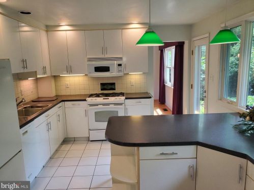 2861 Princeton Pike, Lawrence Township NJ  08648-3222 exterior