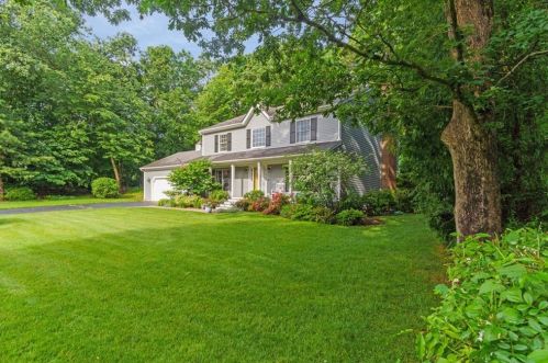 12 Princess Pine Ct, North Kingstown, RI 02852-4143