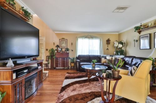 3042 Fitzgerald Rd, Simi Valley CA  93065-5235 exterior