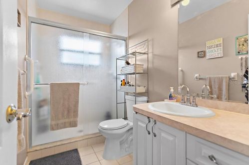 6534 18th Way, Saint Petersburg FL  33702-7146 exterior