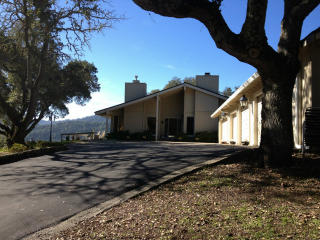 8885 El Doric Ct, Gilroy, CA 95020-9419