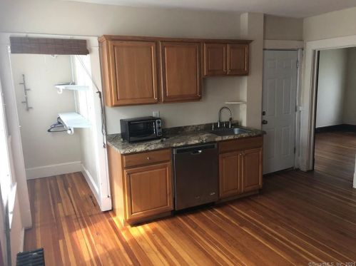 16 Silver St, Norwich, CT 06360-4745