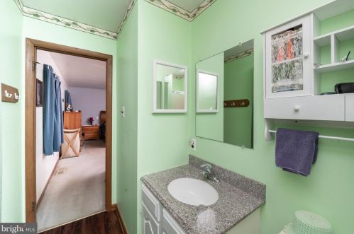 6 Pendleton Dr, Berlin Boro NJ  08009-9672 exterior