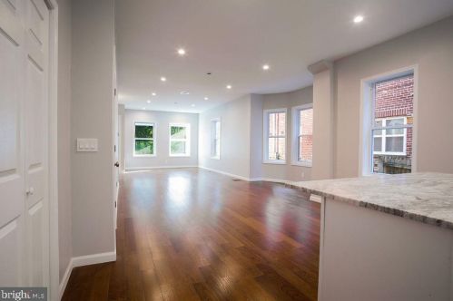 1054 Stuyvesant Ave, Trenton NJ  08618-4123 exterior