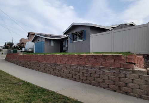2916 Linda Dr, Oceanside, CA 92056-4351