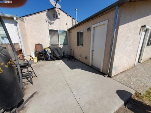 960 Folsom Ave, Hayward CA 94544-5700 exterior