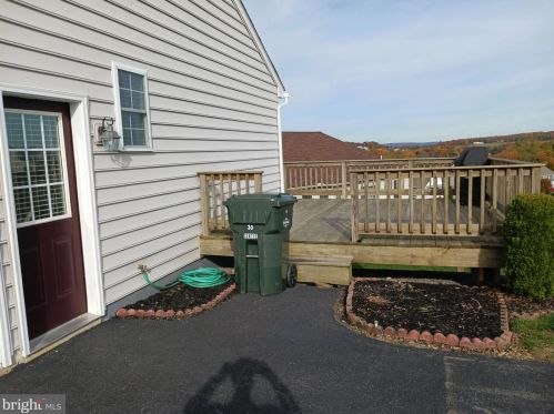 30 Centre Ct, Red Lion PA  17356-8949 exterior