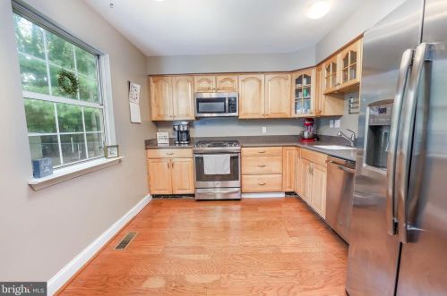 13439 Princedale Dr, Woodbridge VA  22193-3911 exterior