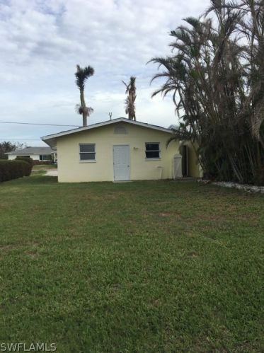 2579 8th Ave, Saint James City, FL 33956-2180