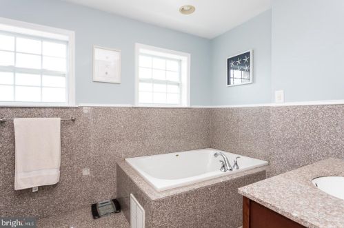 726 24 St, Philadelphia PA 19146-2540 exterior