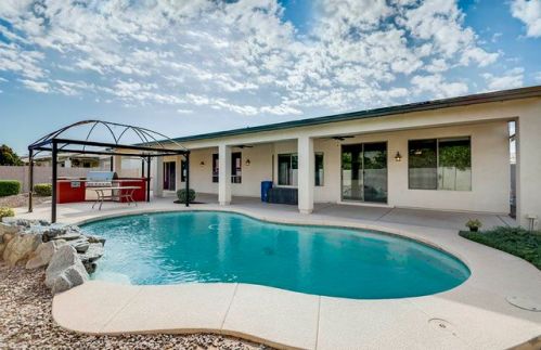 2186 County Down Dr, Chandler, AZ 85249-4612