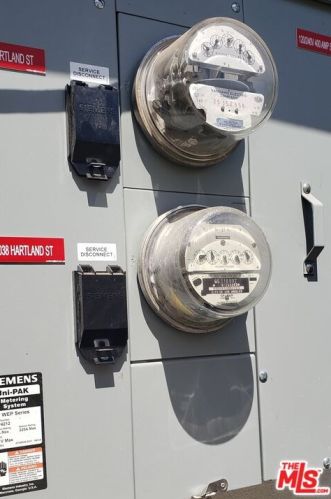 16038 Hartland St, Van Nuys CA 91406-4520 exterior