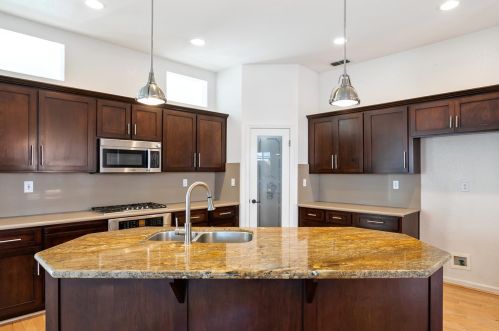 9247 Brown Rd, Elk Grove CA  95624-3917 exterior