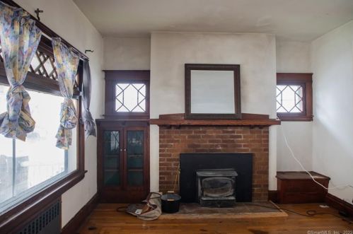 28 Uncas Rd, New Britain, CT 06053-2430