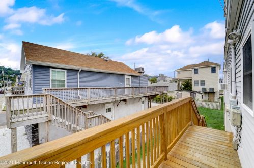 16 Barberie Ave, Monmouth Hills NJ  07732-1520 exterior