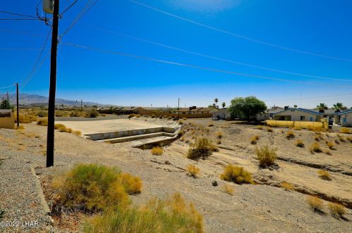 3094 Shoshone Dr, Lake Havasu City AZ  86406-8674 exterior