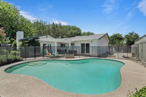 2321 Southridge Dr, Modesto CA  95350-0119 exterior