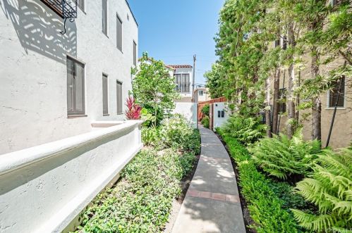 232 Euclid Ave, Long Beach CA  90803-6076 exterior
