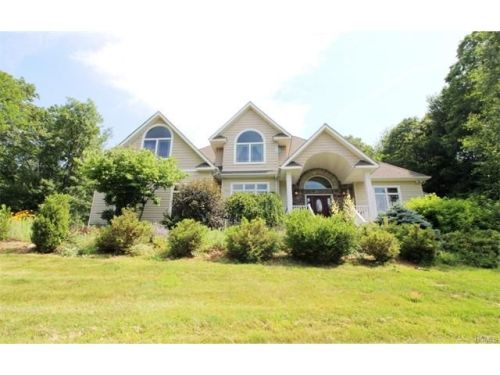 46 Mexico Ln, Mahopac, NY 10541-2617