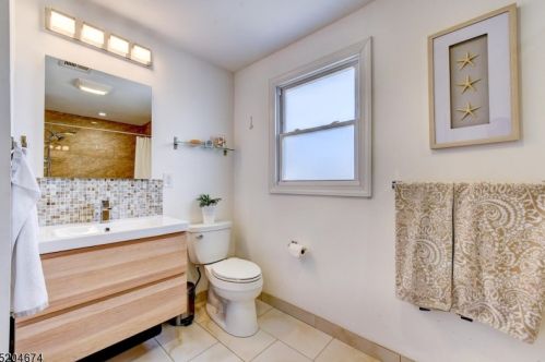 15 5th Ave, Manville NJ  08835-1321 exterior