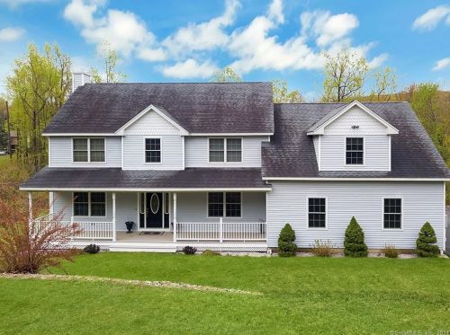 82 Melissa Ln, Waterbury, CT 06712-1463