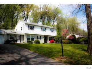 3571 Southwood Dr, Easton, PA 18045-5852