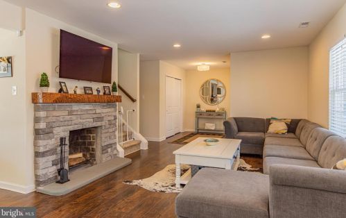 103 Dolington Rd, Yardley PA 19067-2621 exterior