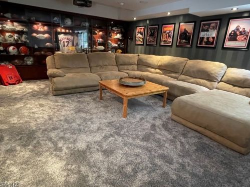 13 King Alex Ct, Sparta NJ  07871-3901 exterior