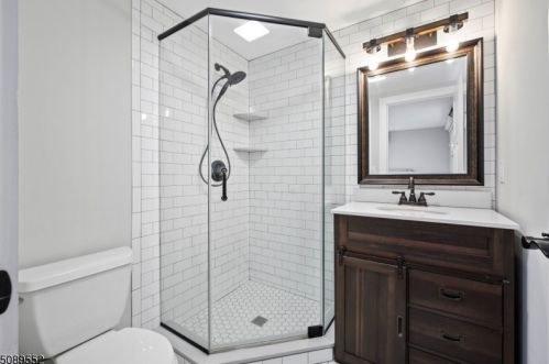 27 Shawnee Trl, Sparta NJ  07871-1515 exterior