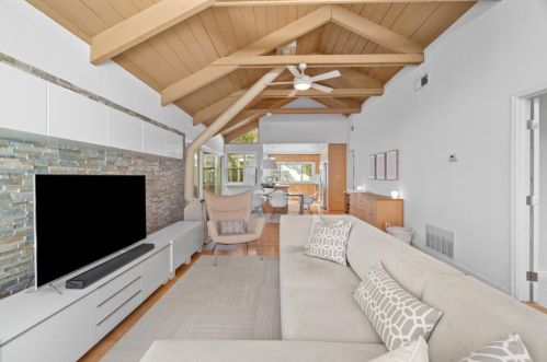 1477 Yukon Dr, Sunnyvale CA  94087-4451 exterior