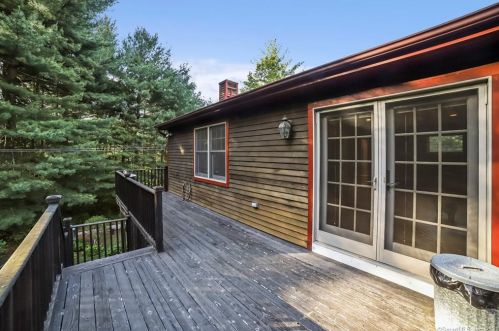 646 Branchville Rd, Ridgefield, CT 06877-6128