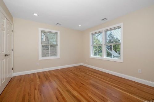 3 Stratford Rd, New Rochelle NY  10804-2519 exterior