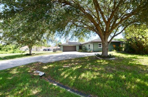 1101 Puritan Ln, Fort Pierce, FL 34983-3225