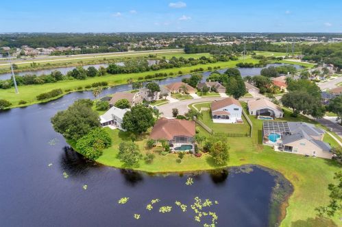 2662 Shinoak Dr, Orlando, FL 32837-5356