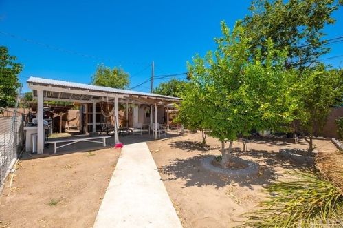 6965 Perris Hill Rd, San Bernardino, CA 92404-6231