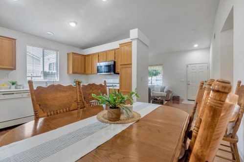 631 Talbot Dr, Hollister CA  95023-5637 exterior