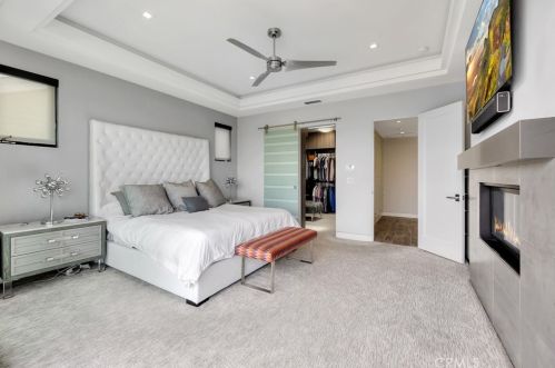 50 Rivo Alto Canal, Long Beach CA  90803-4047 exterior