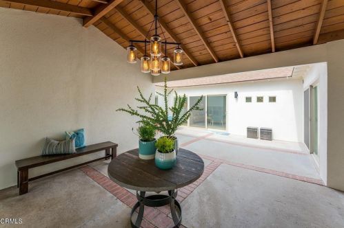 4935 Ocean View Blvd, La Canada, CA 91011-1237