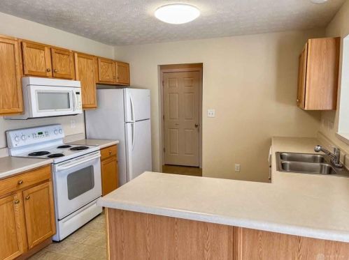 115 Springhouse Dr, Englewood OH  45322-8795 exterior