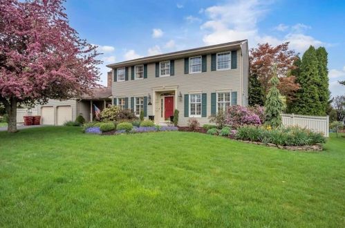 527 Trails End Ct, Easton, PA 18040-7956