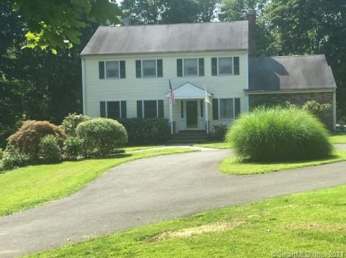 30 Rockwell Rd, Ridgefield, CT 06877-5027