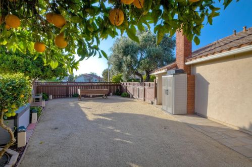 16993 Cresta Dr, San Diego CA 92128-2311 exterior