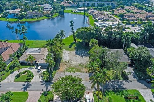 516 Turtle Hatch Rd, Naples, FL 34103-8541